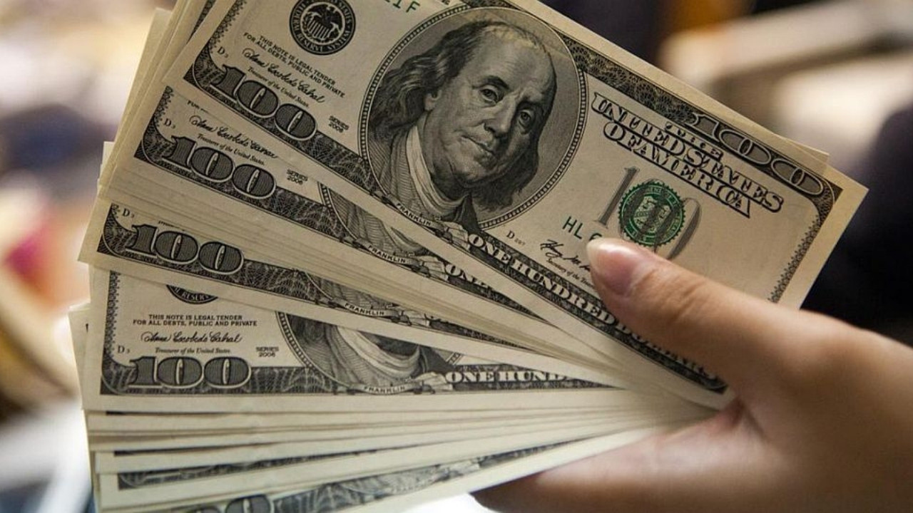 Fed’in faiz mesajı barıştan da güçlü çıktı: Dolar rekordan rekora koşuyor